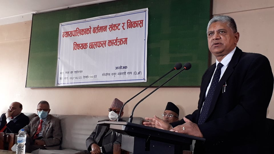 शम्भु थापाको टिप्पणी-प्रधानन्यायाधीश टुकुचाभन्दा बढ्ता गन्हाउनुभयो 
